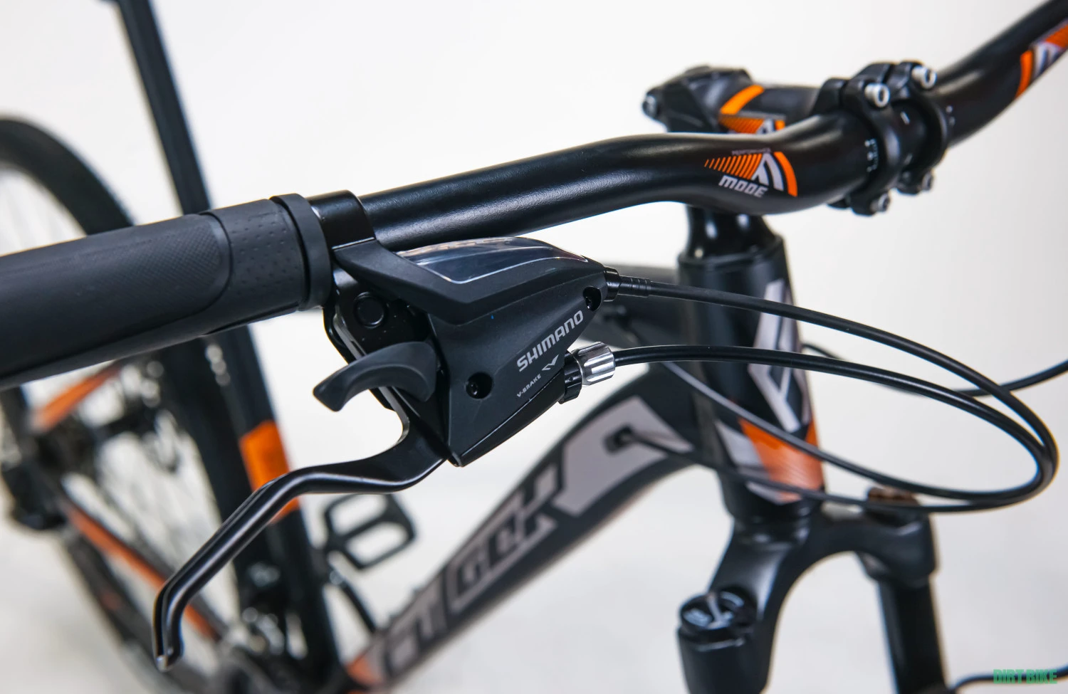 9. Vand bicicleta fulger noua