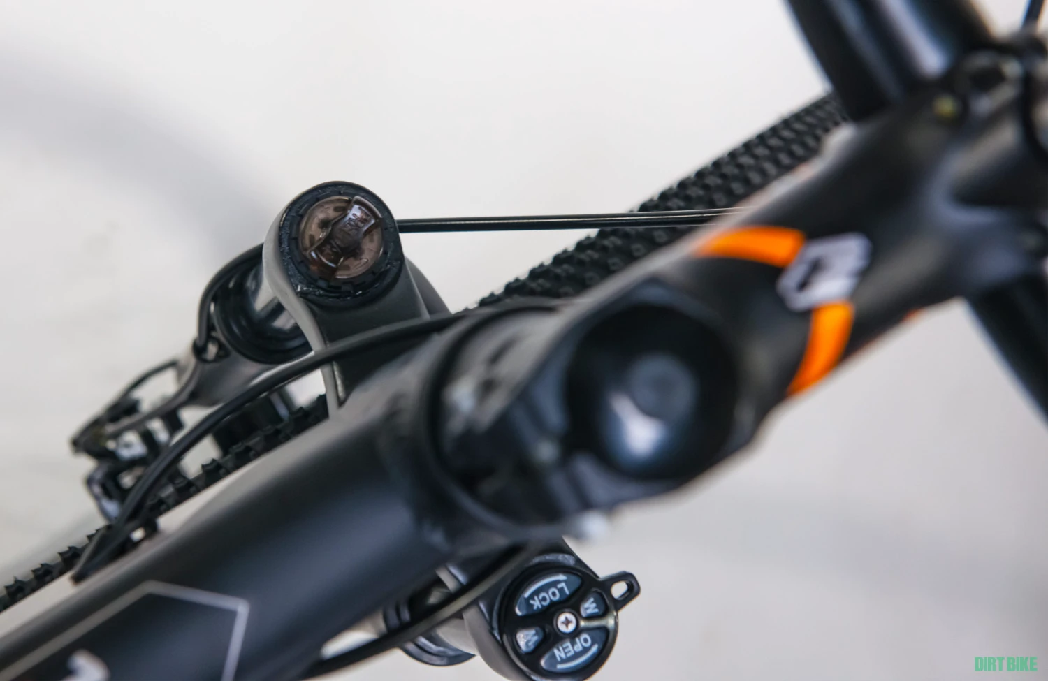 8. Vand bicicleta fulger noua