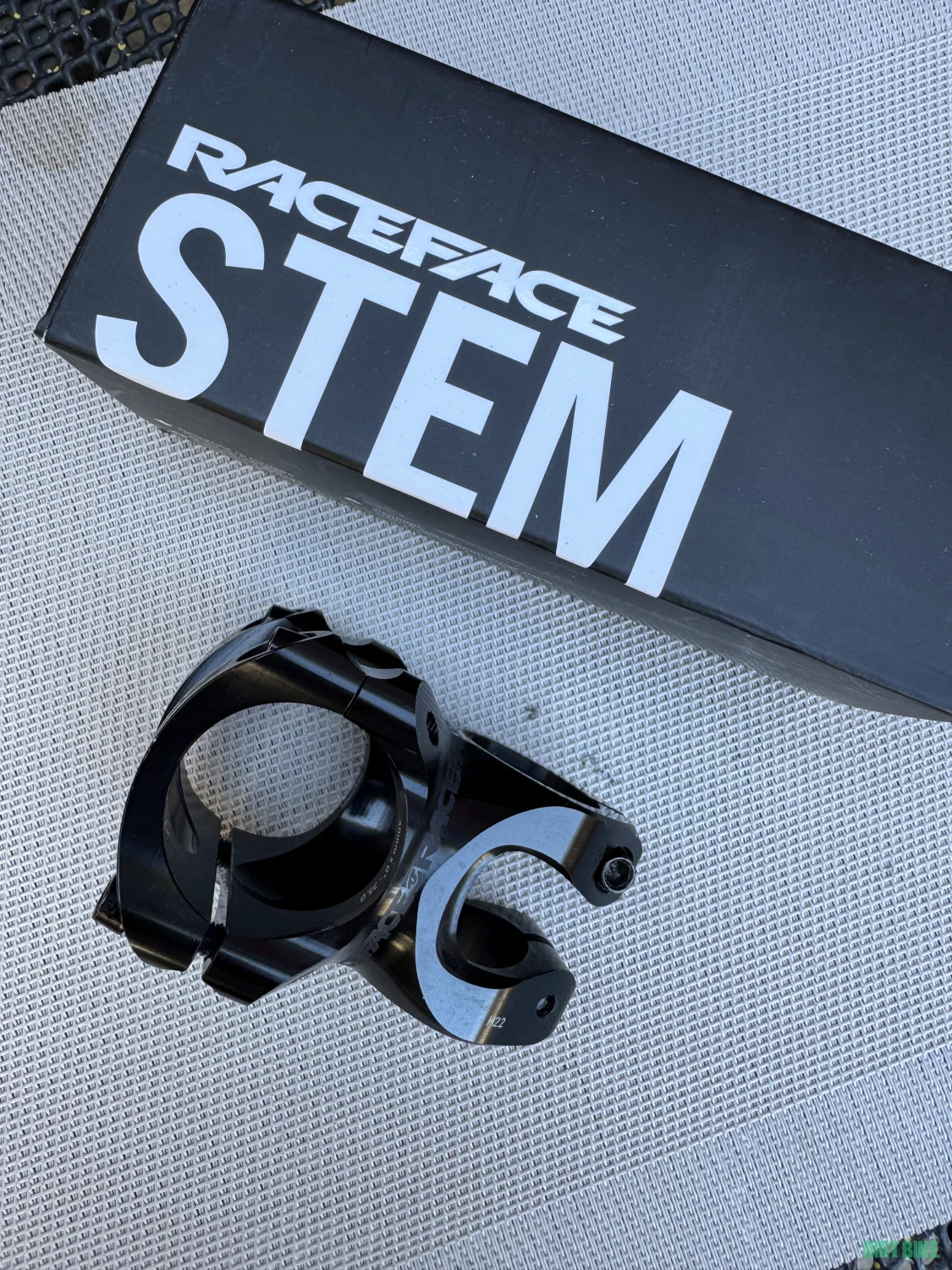 1. Pipa RaceFace Turbine R35 de 40 mm