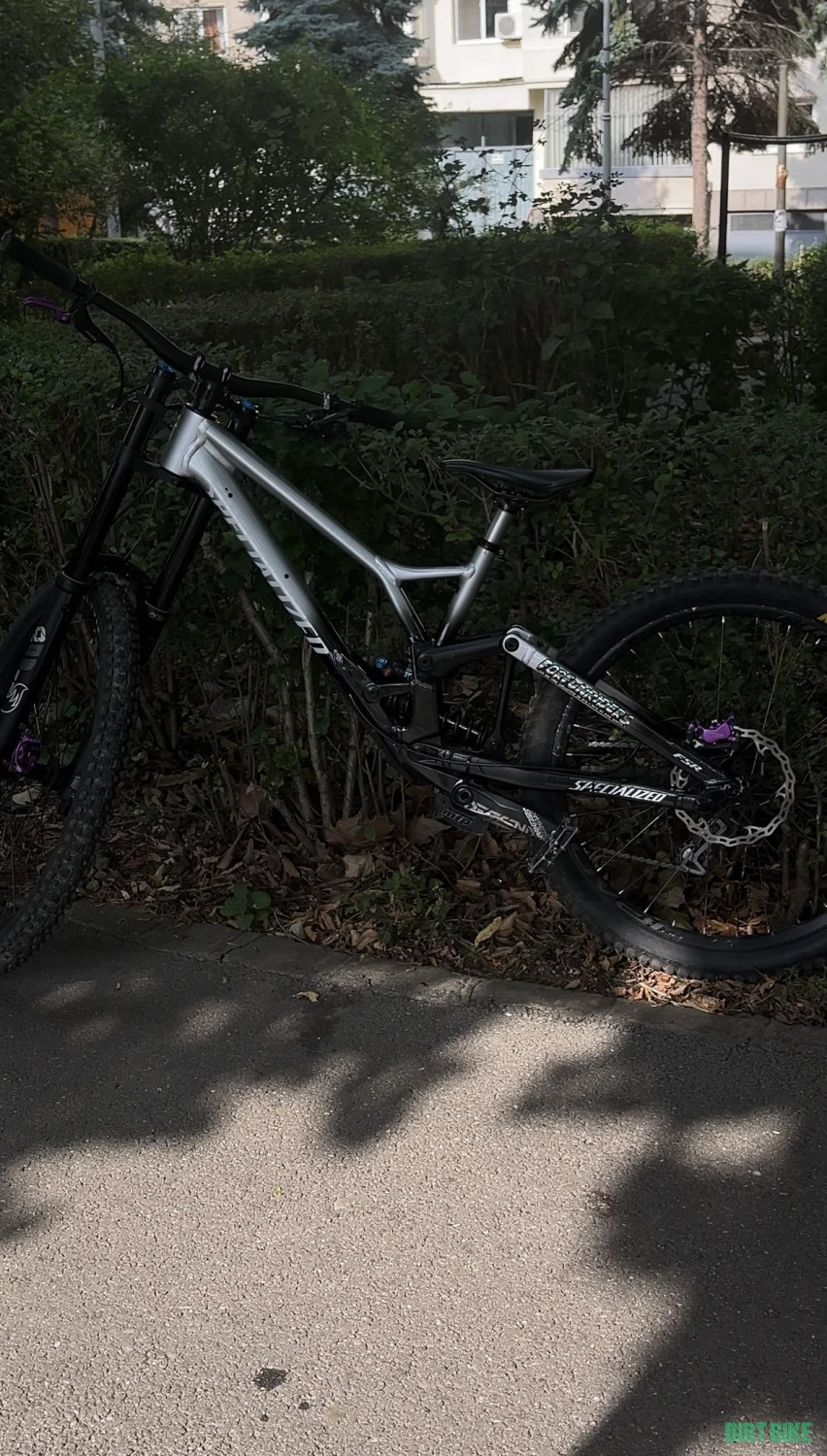 1. Bicicleta downhill specialized demo expert custom