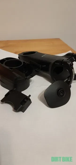 3. Pipa FSA SMR 90mm + alte piese cursiera (Campagnolo, Shimano)