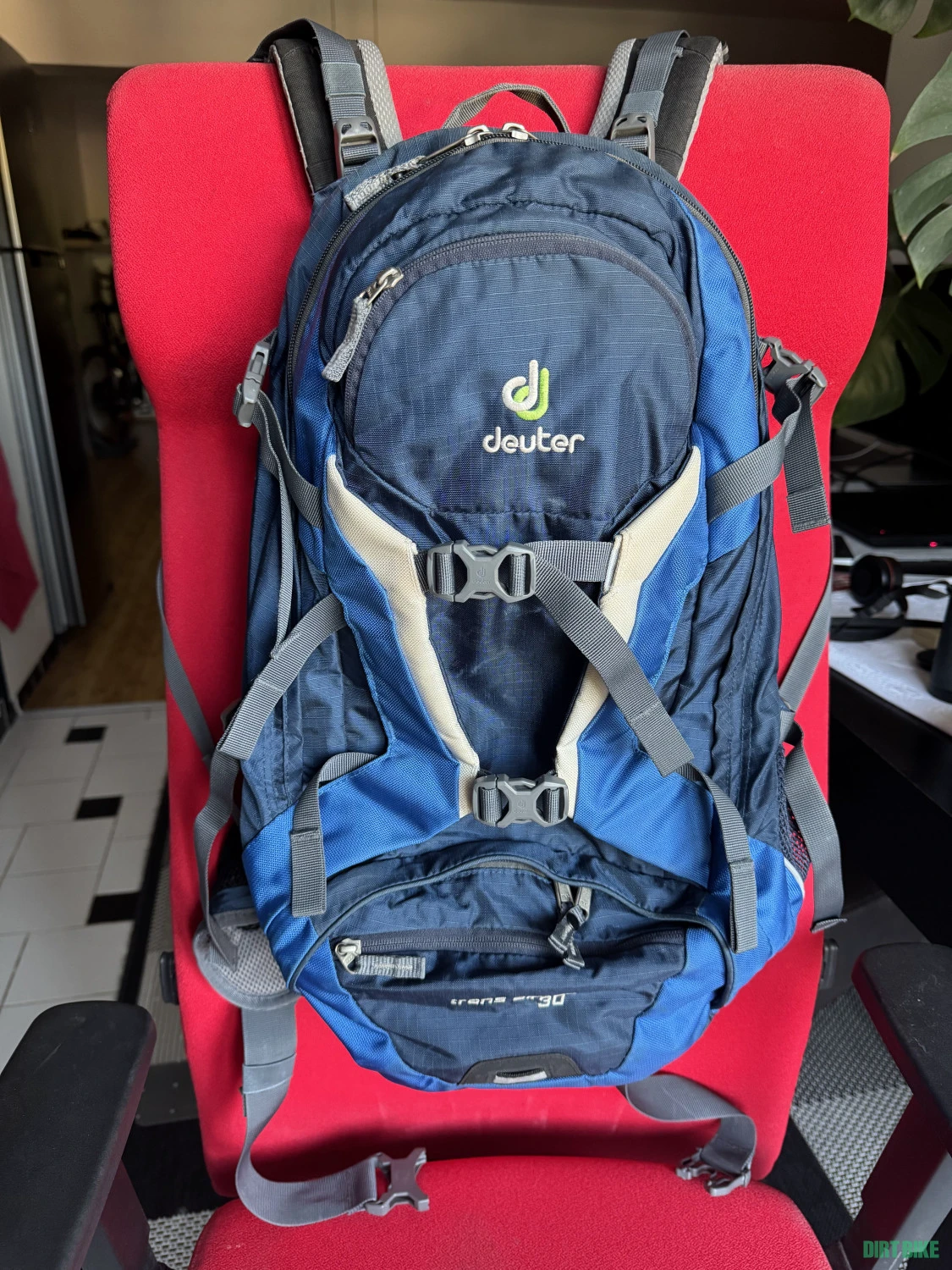 1. Rucsac Deuter Trans Alpine 30L midnight-ocean