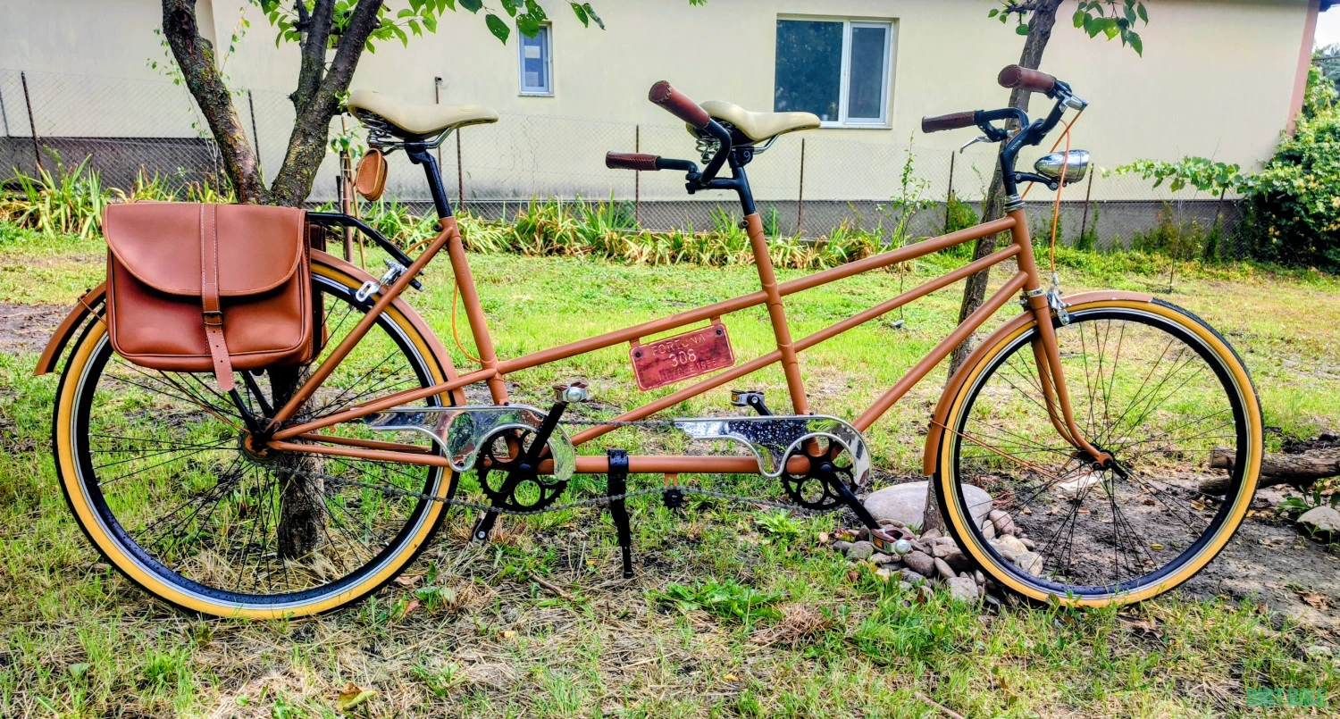 3. Bicicleta Tandem Pentru Oraș 2 Persoane.