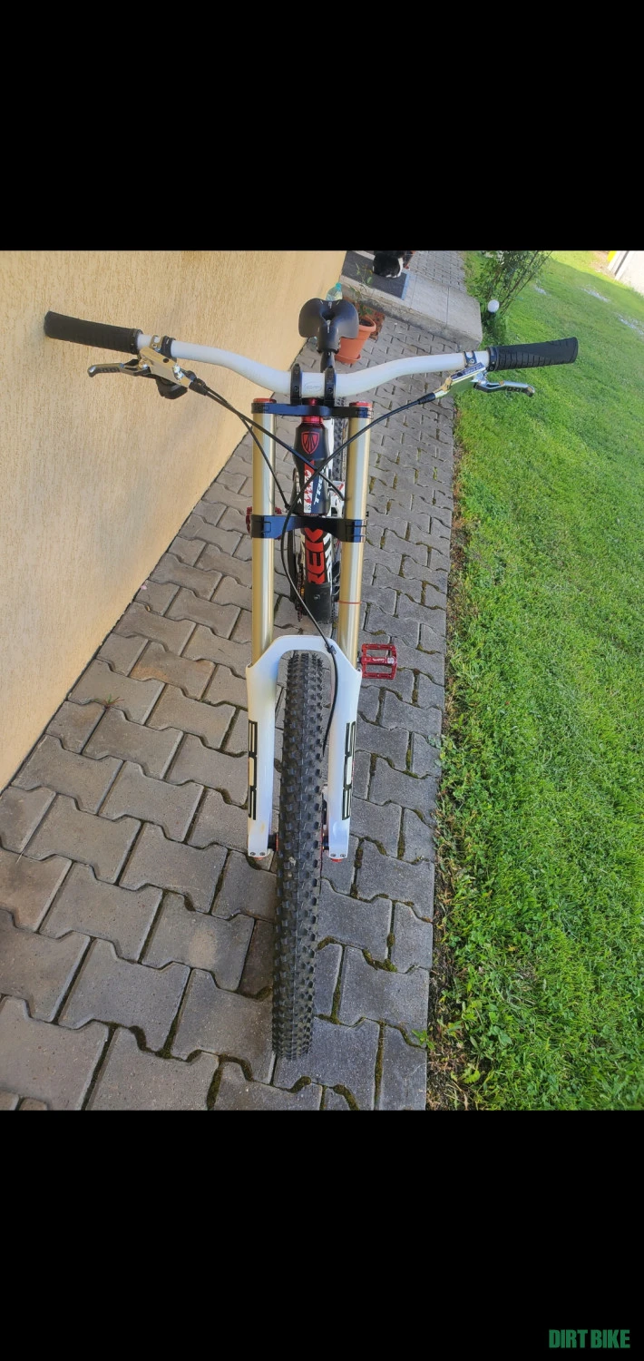 1. Trek Session 88 WC in stare impecabila