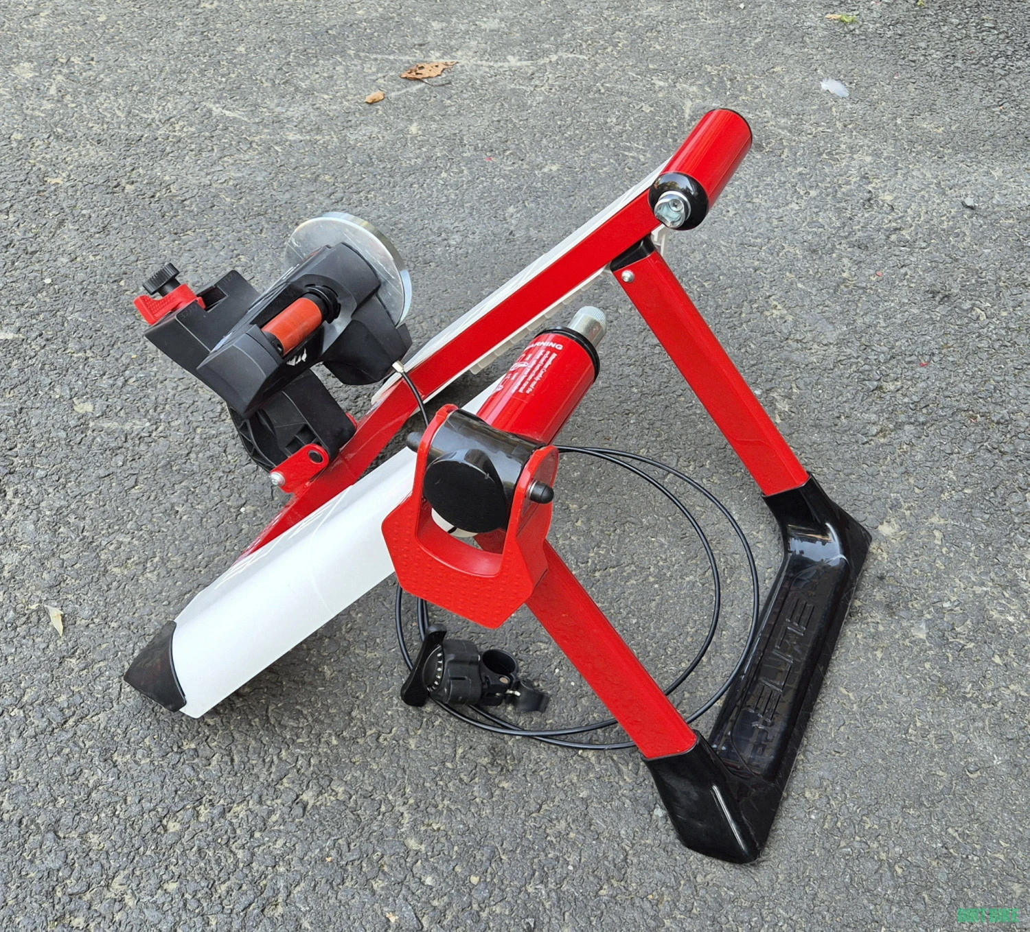 1. Home Trainer ELITE FORCE 8 viteze