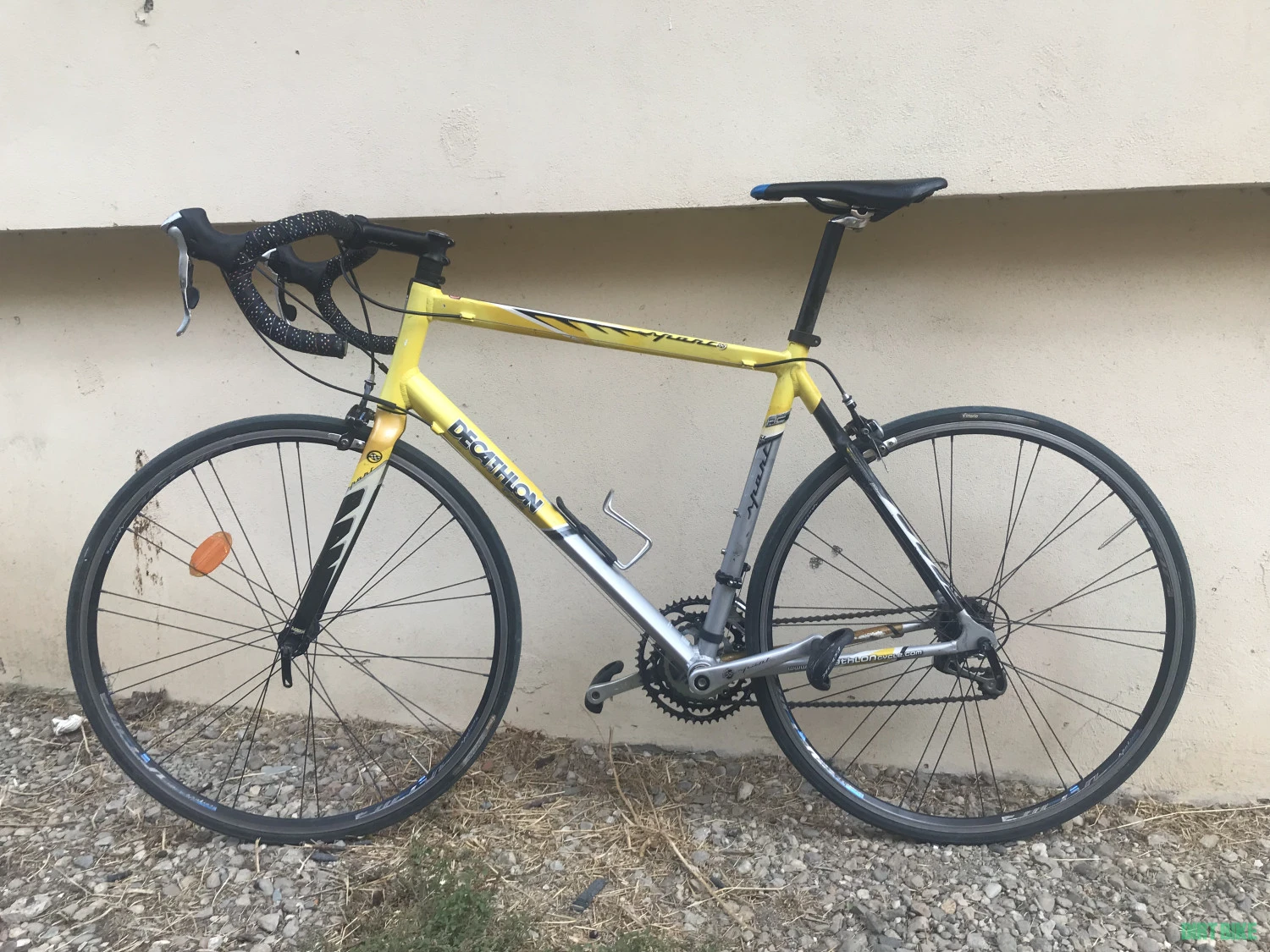 2. Cursiera Alu, furca carbon Decathlon