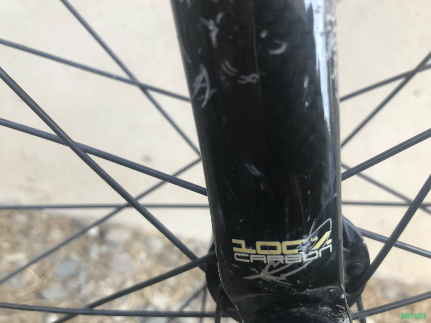 3. Cursiera Alu, furca carbon Decathlon