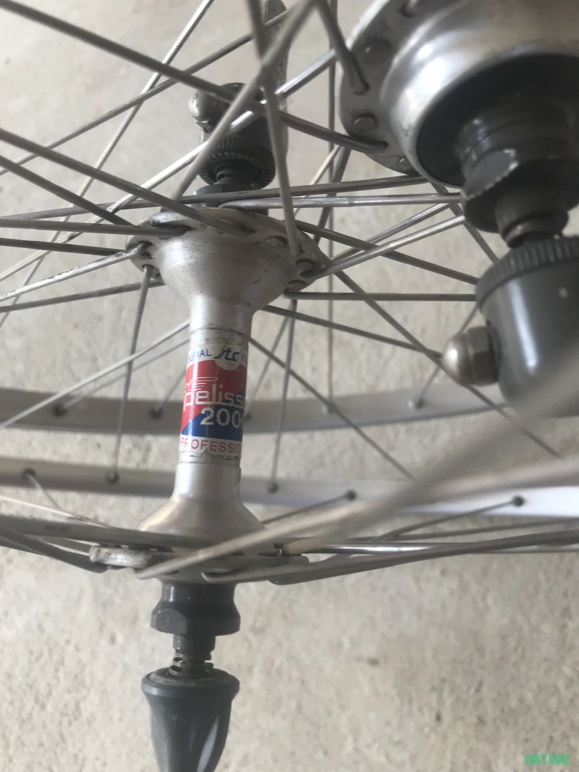3. Set roti Mavic cu butuci Pelissier 2000 Professionel