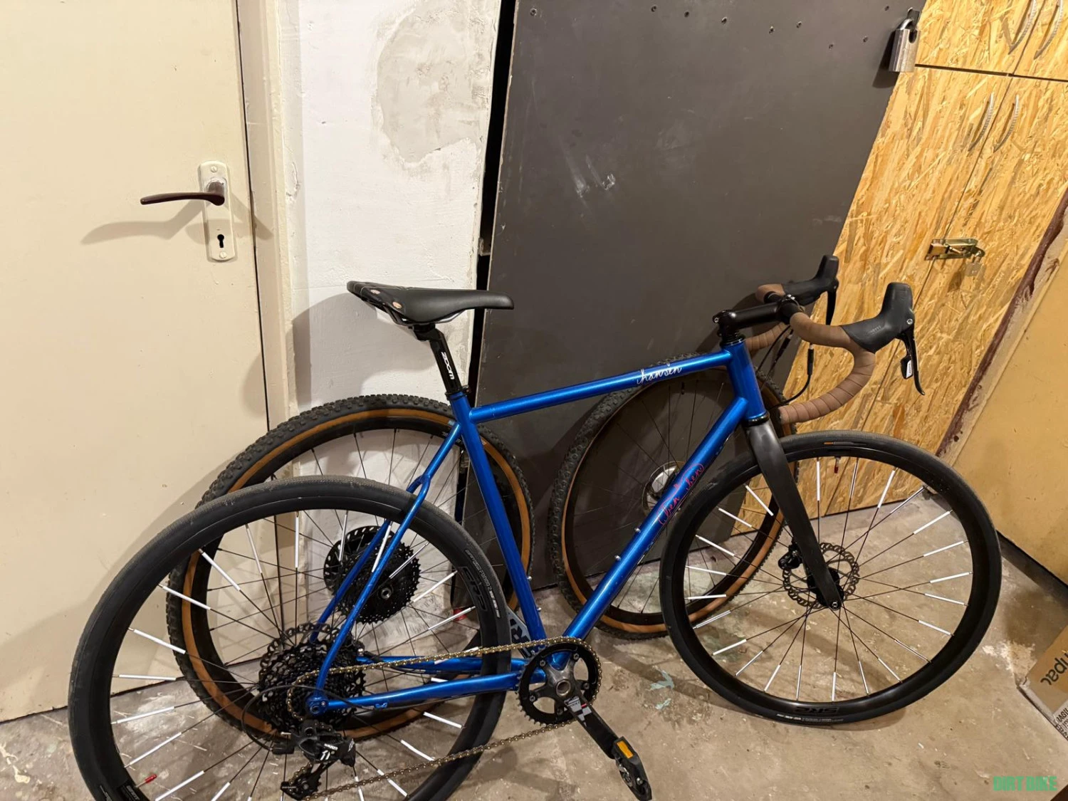 1. Gravel Benben Limited Edition – oțel, mărime 56, SRAM Apex/Rival