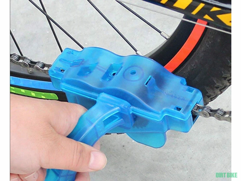 7. Dispozitiv de curatare a lantului de bicicleta