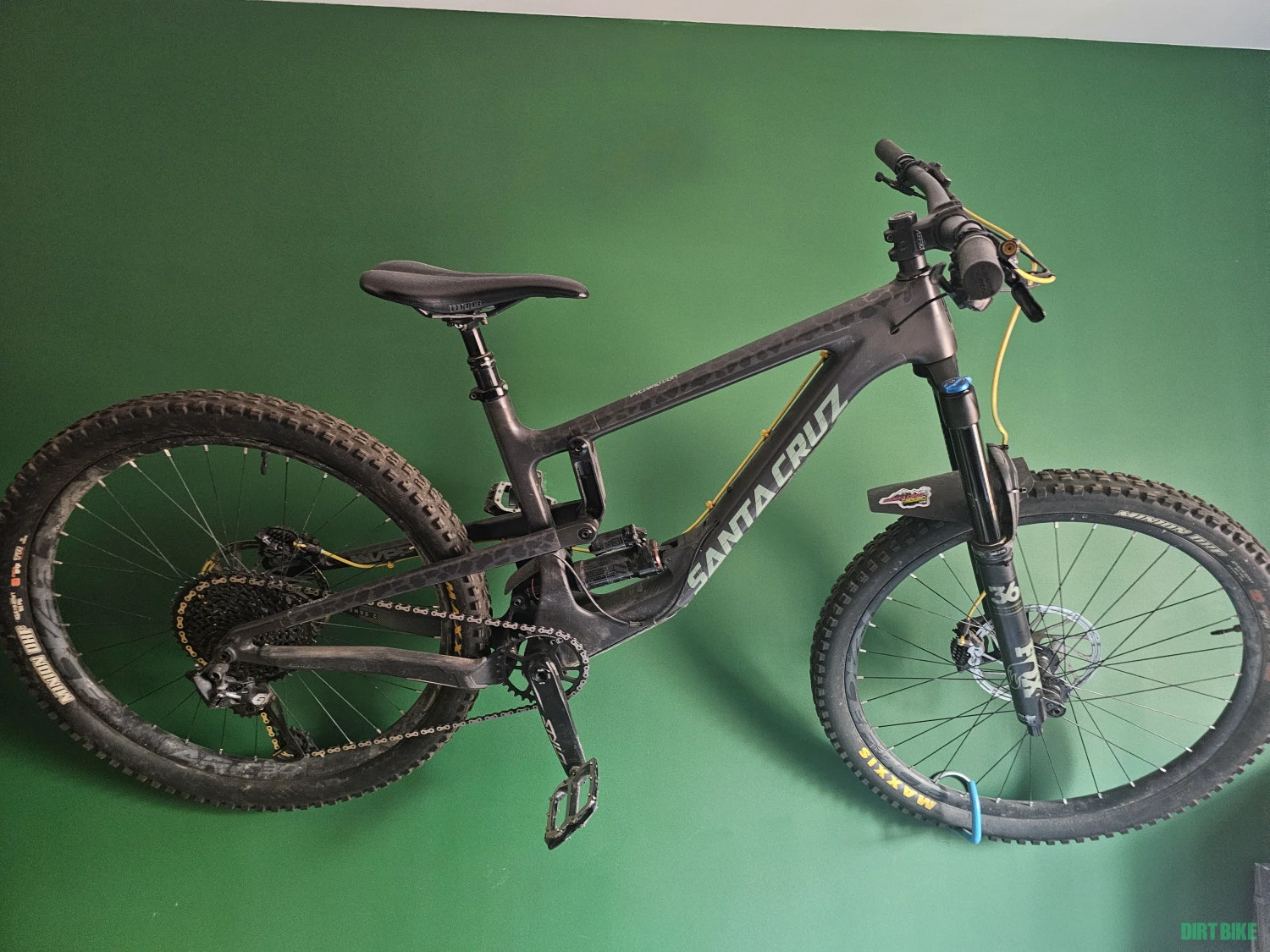 1. 2019 Santa Cruz Nomad Carbon V4 Marime Cadru M