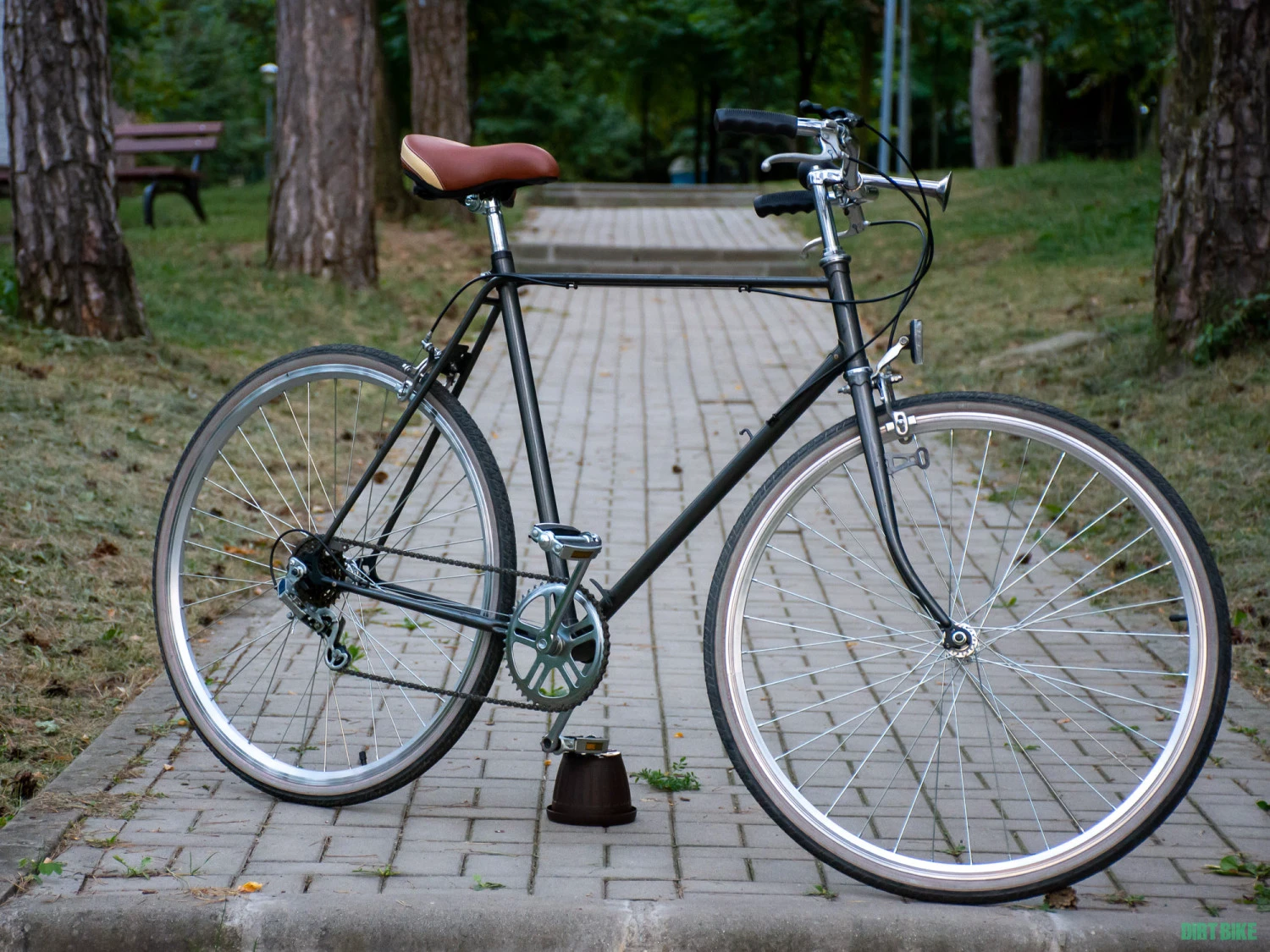 3. Bicicleta vintage - recondiționată complet