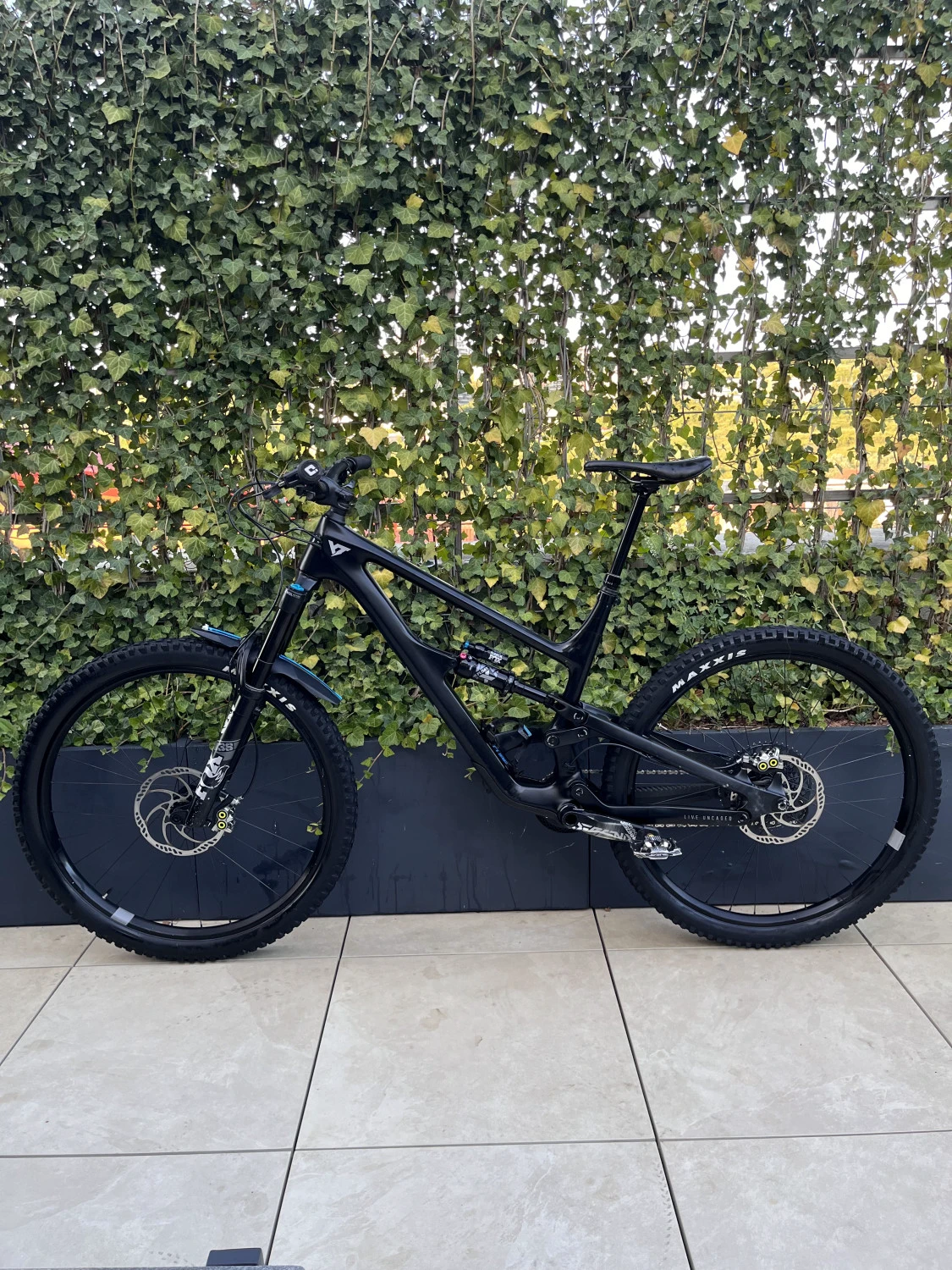 1. YT Capra CORE 3