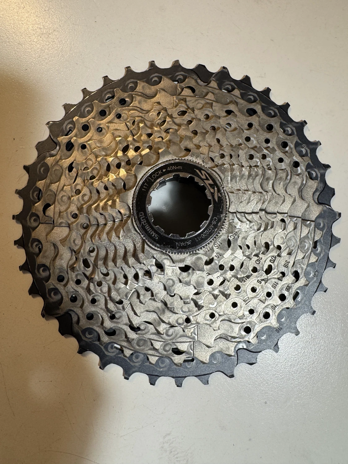 1. Pinioane Shimano SLX 11 viteze 11-40T