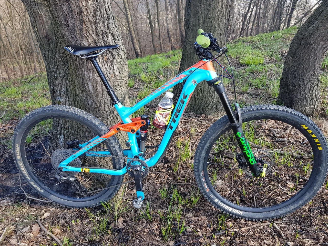 1. TREK Remedy 9 27.5