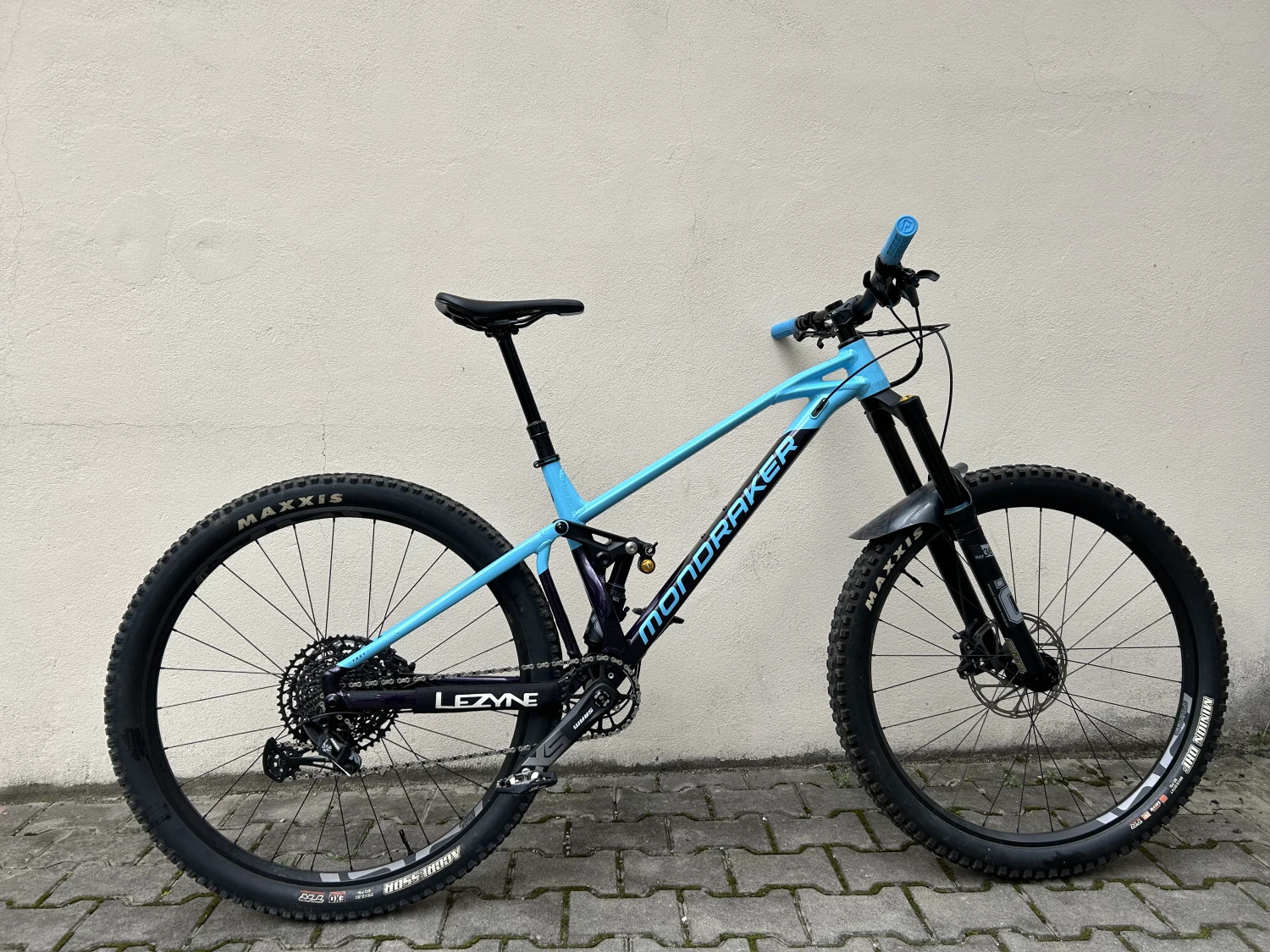 1. Mondraker Foxy R 2023 29' , marime M