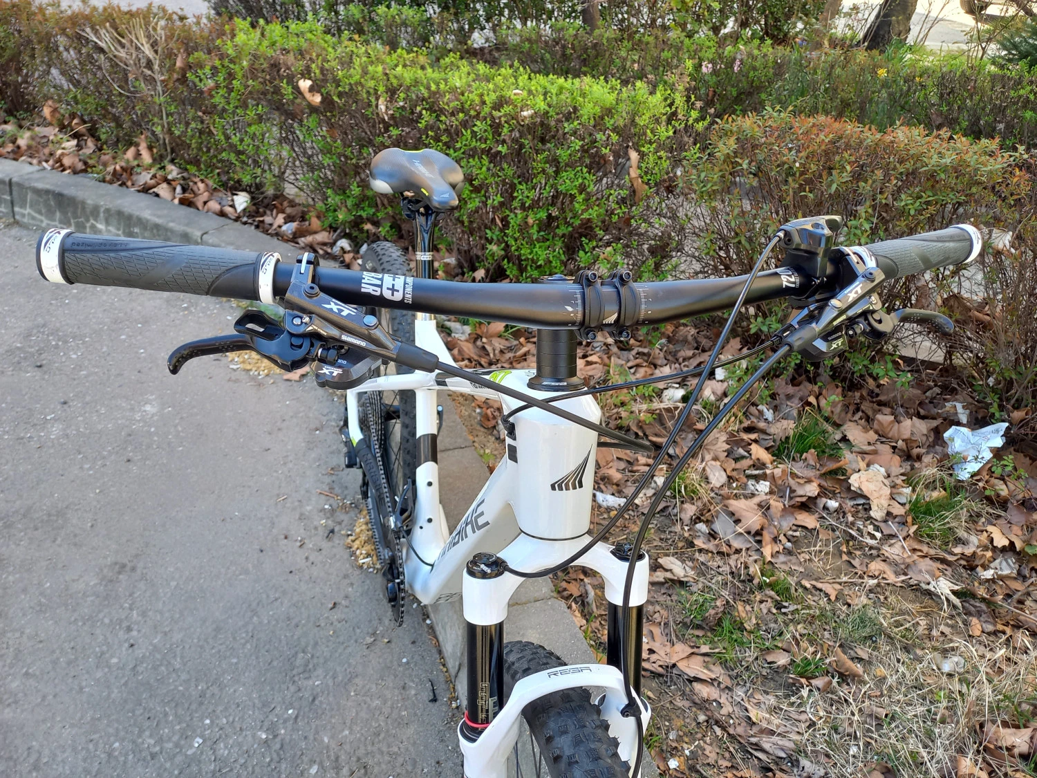 1. MTB 27.5 carbon 10.5 kg.
