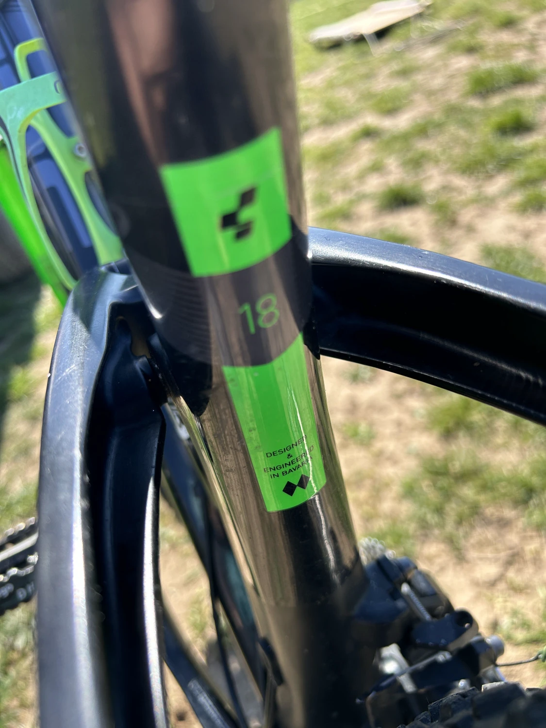 1. Cube full suspension carbon Cube Stereo PRO 29"