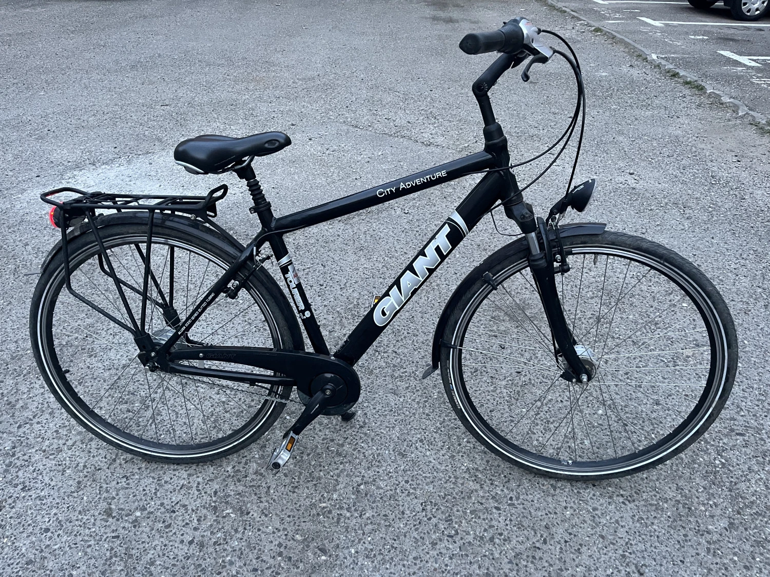 1. Bicicleta Giant City Adventure