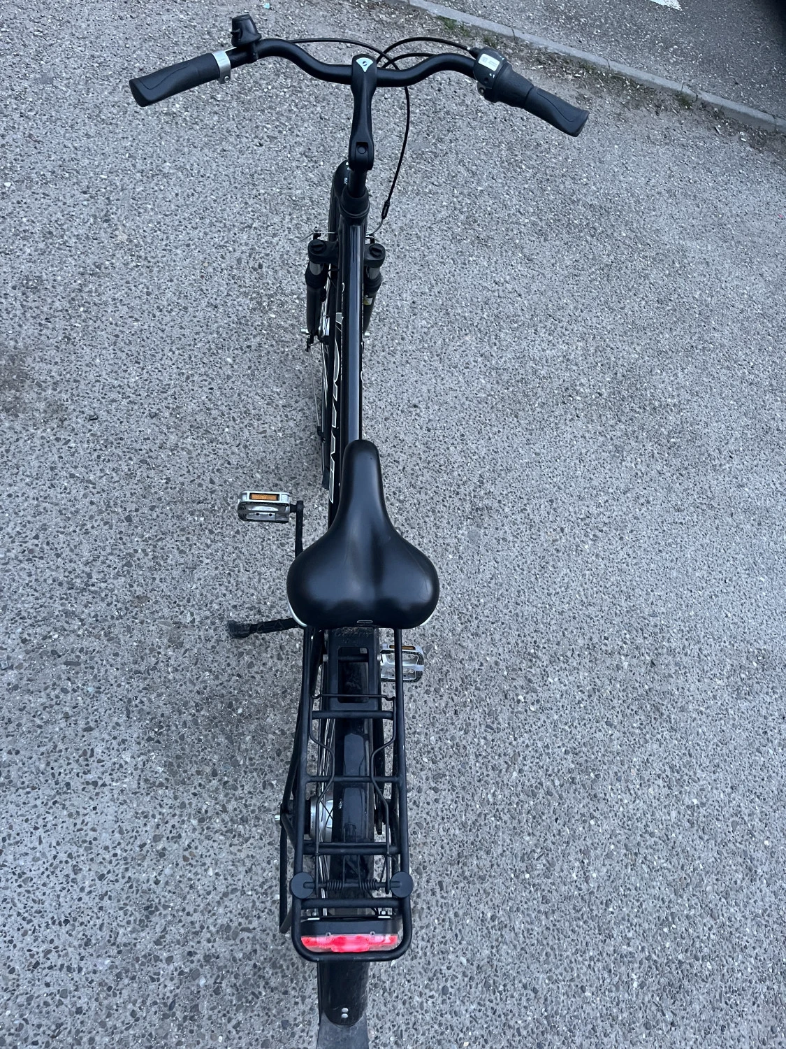 7. Bicicleta Giant City Adventure