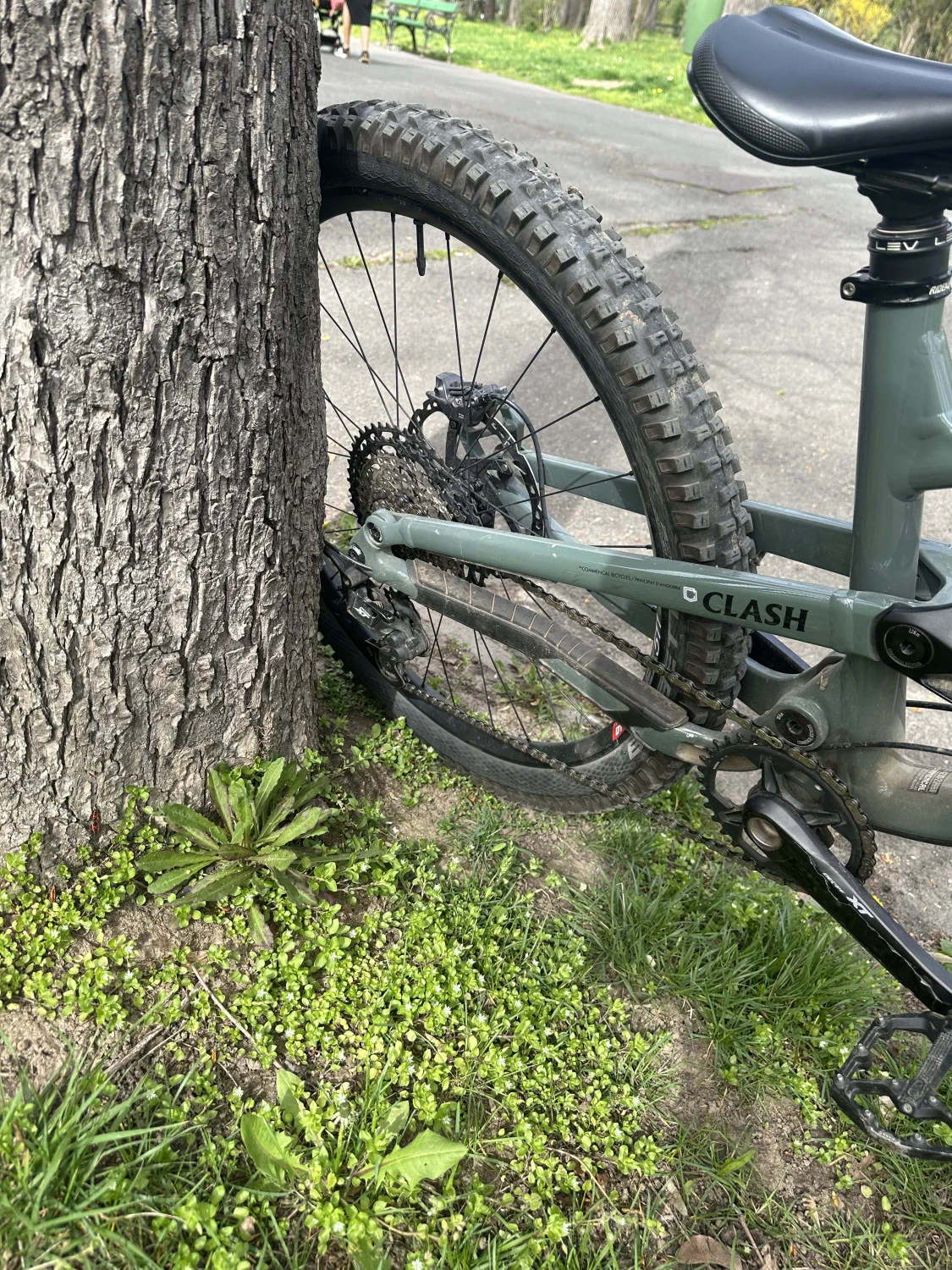 6. Commencal clash keswick green cu ohlins