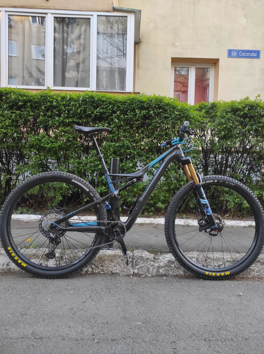 1. Specialized Camber 120mm spate, 140mm fata