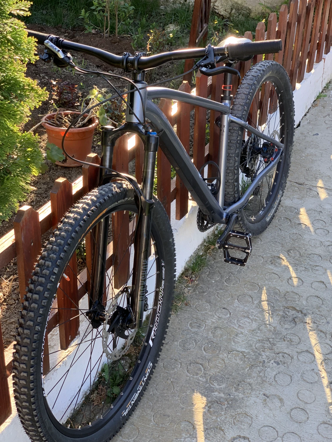 2. Vând rockrider EXPL 520