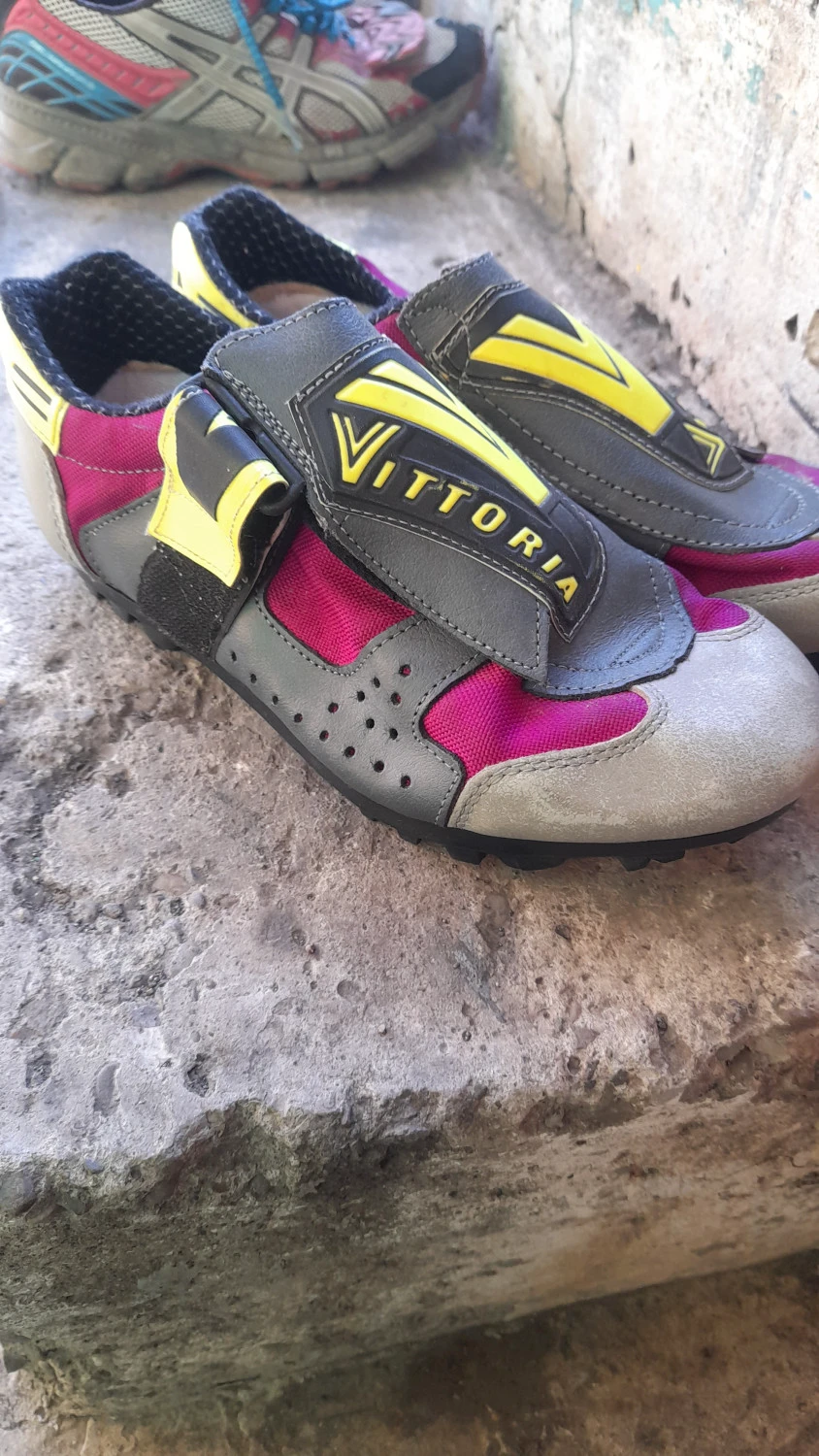 1. Incaltaminte spd Vittoria 37 retro