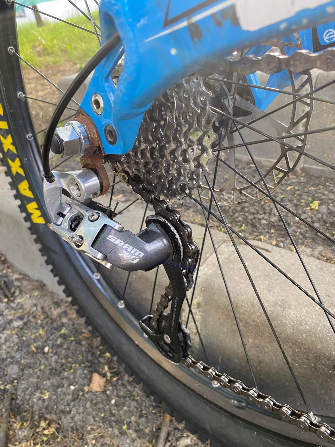 4. Commencal Meta 6