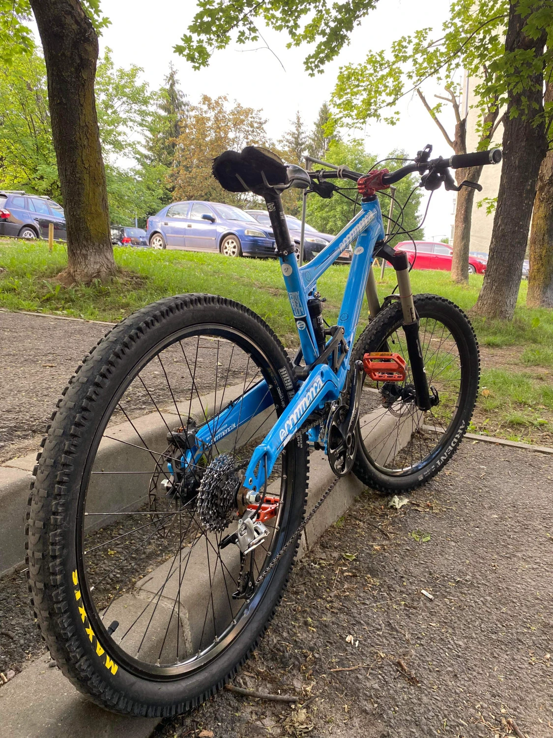 10. Commencal Meta 6