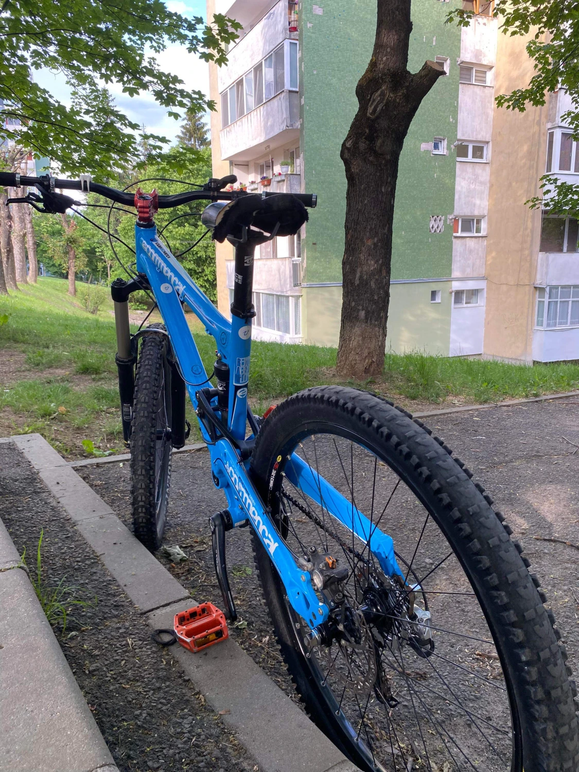 5. Commencal Meta 6