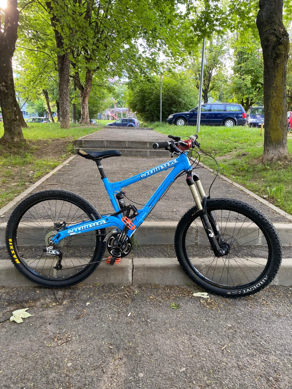 11. Commencal Meta 6