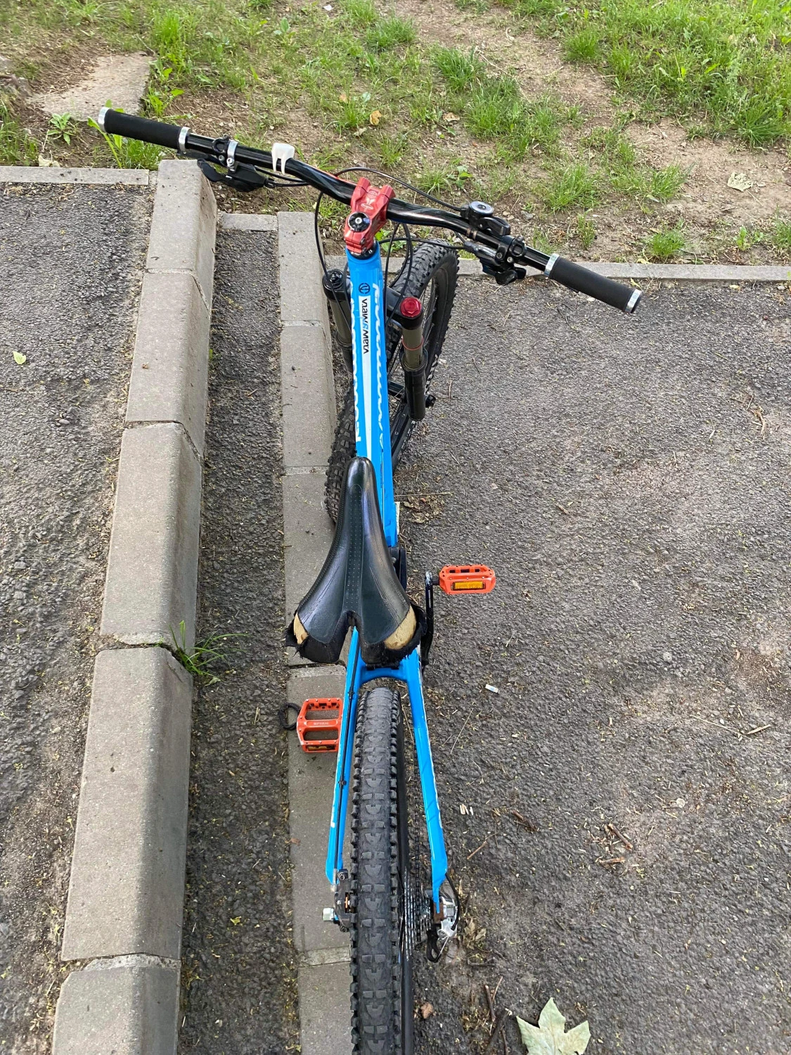 12. Commencal Meta 6