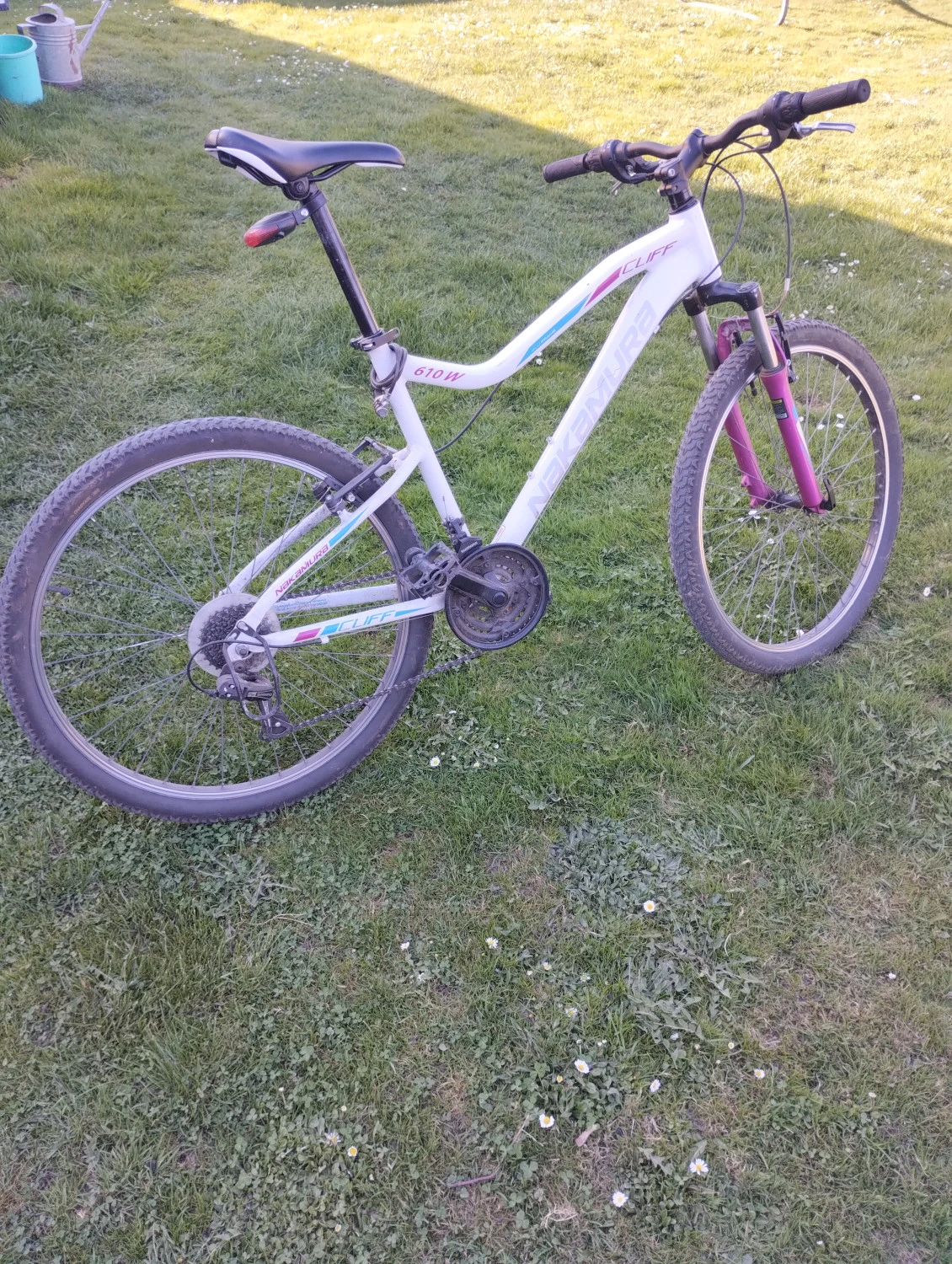 1. Vând bicicleta marca Nakamura