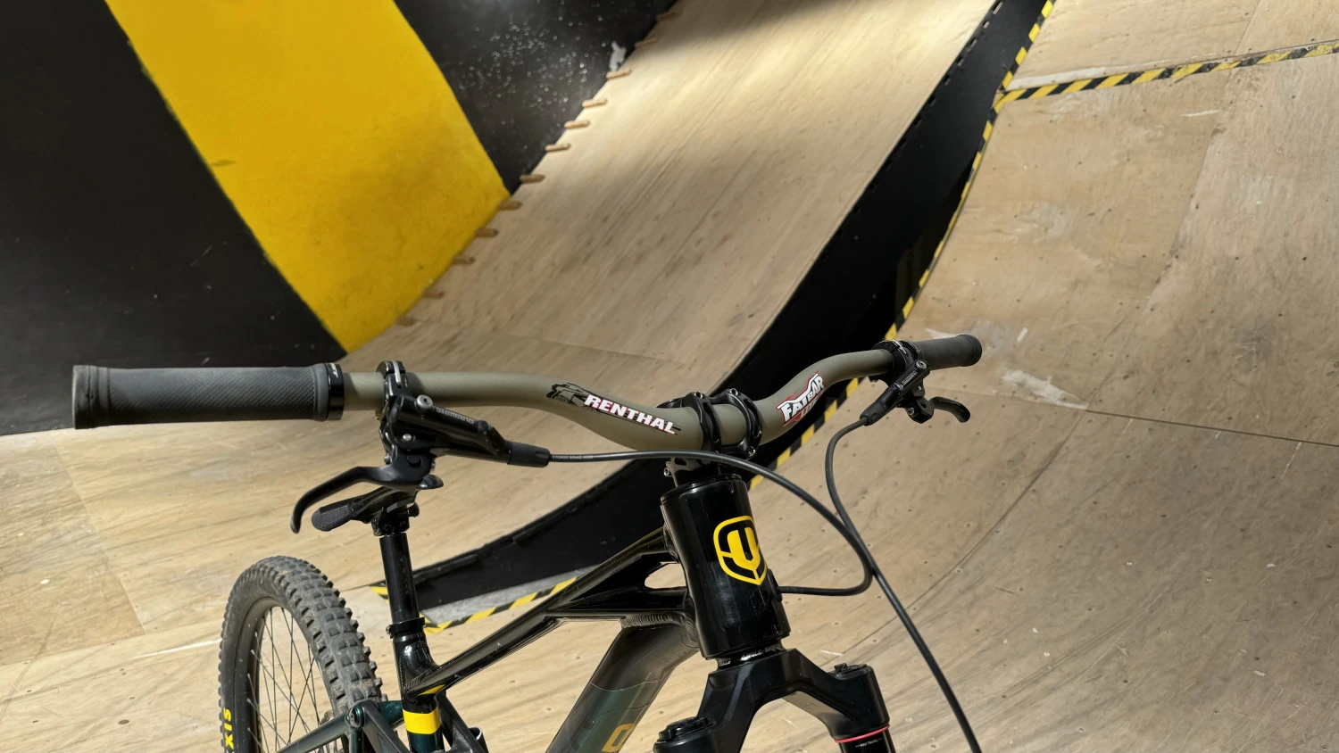 8. Mondraker Summum MX 2022 L