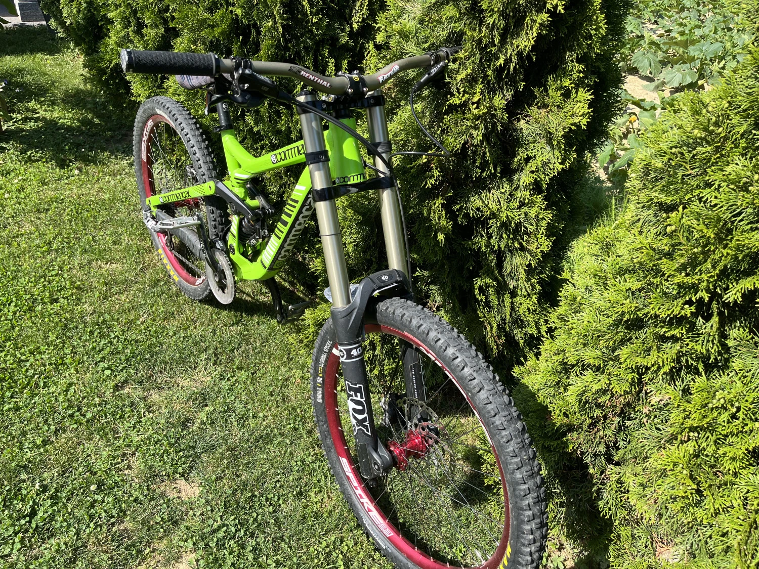 1. Commencal
