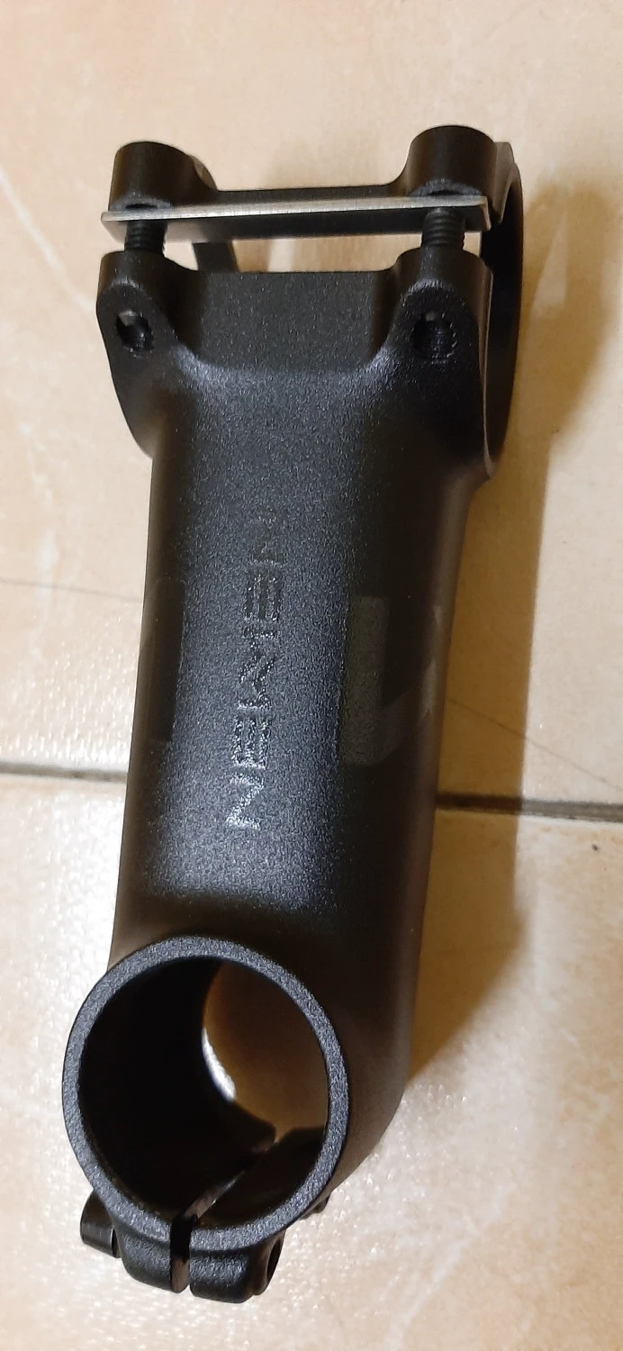 1. Pipa Newmen 10 cm, 77 gr