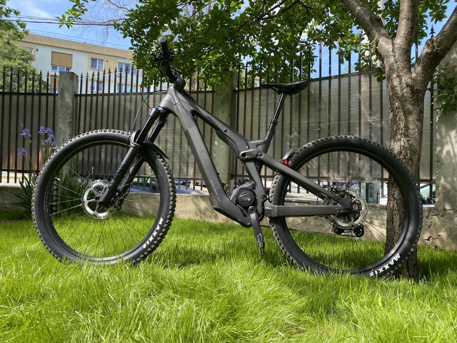1. Scott Patron eRIDE 900, Fox 38, Shimano XT 12 Speed ( M )