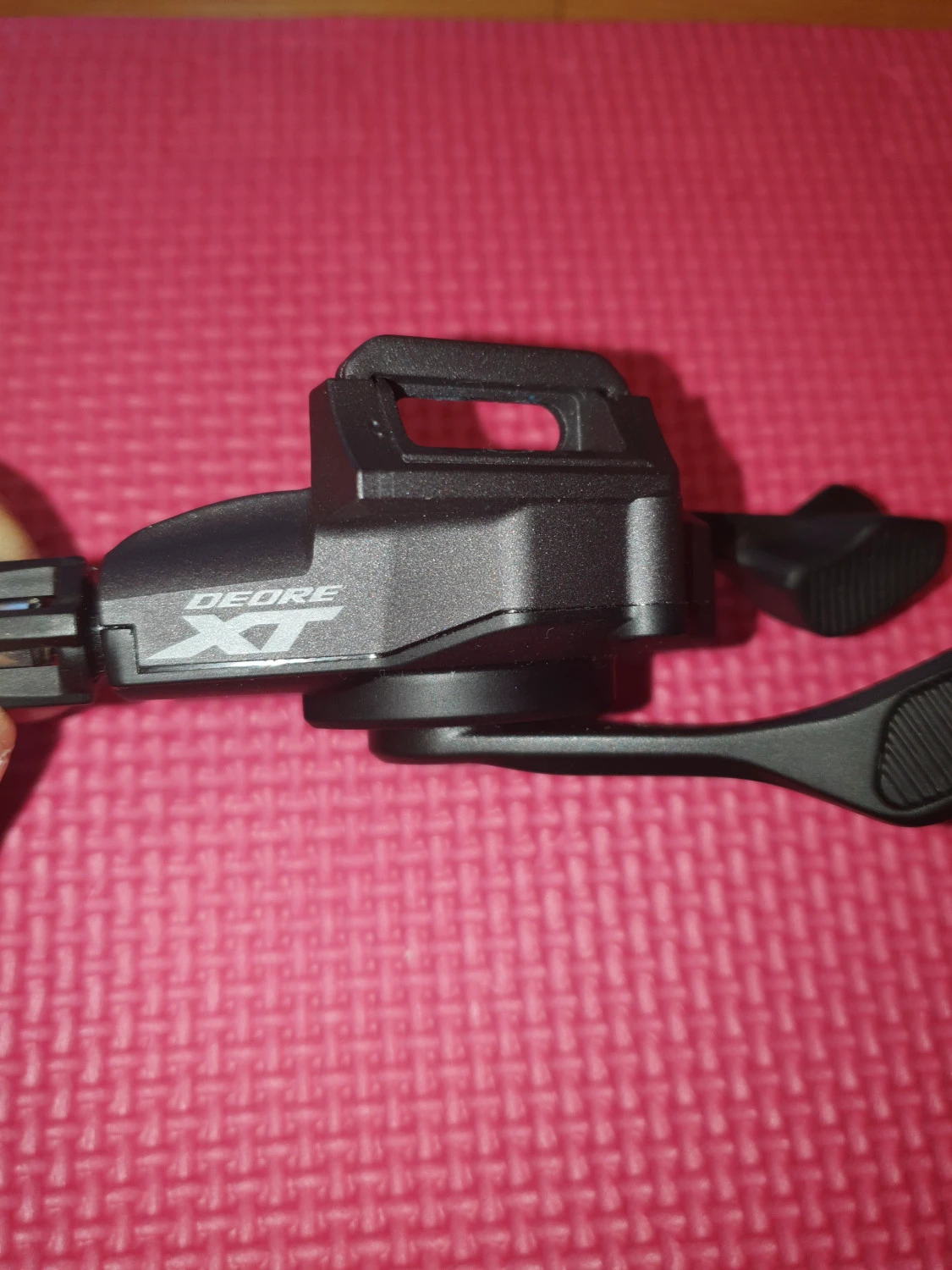 1. Maneta de schimbator Shimano XT 8100 12 viteze