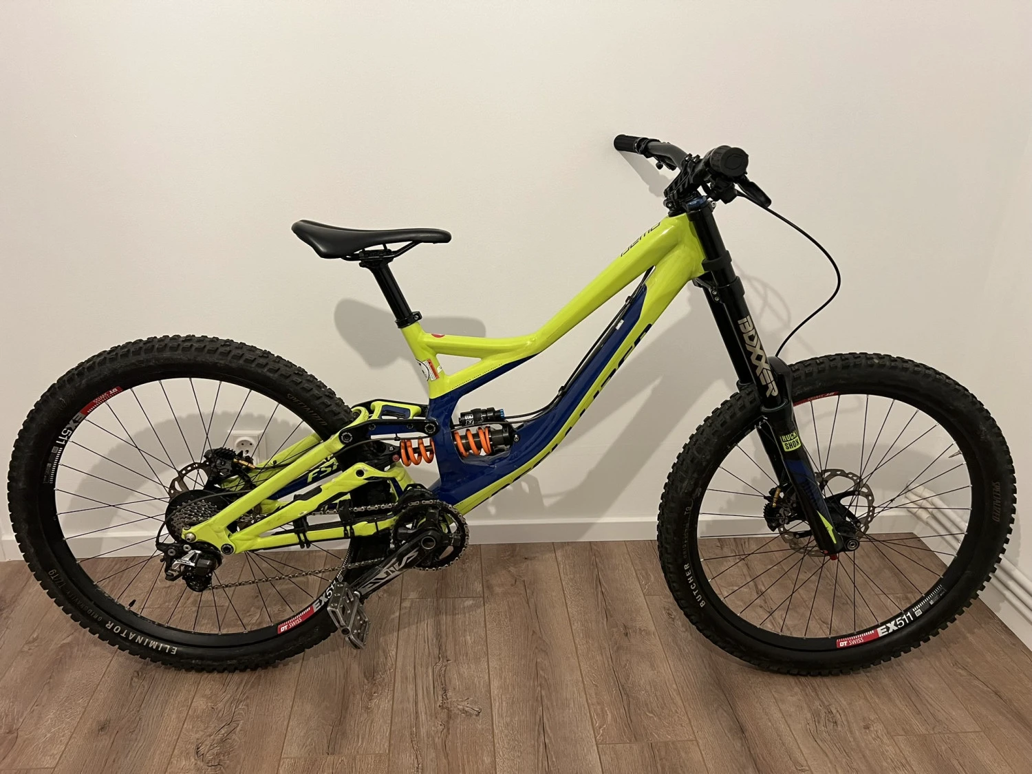 1. Specialized Demo 8 I 27.5"