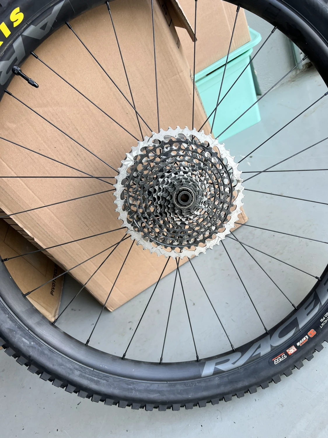 1. SET RACEFACE ARC 30 ready to go