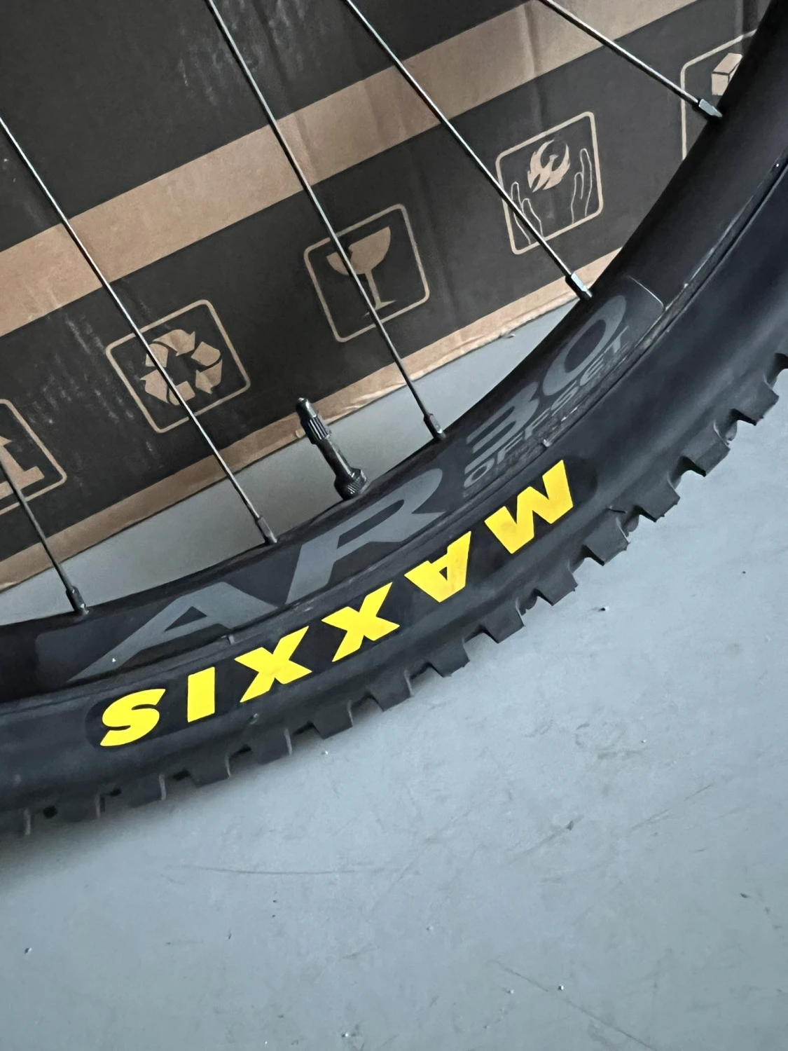4. SET RACEFACE ARC 30 ready to go