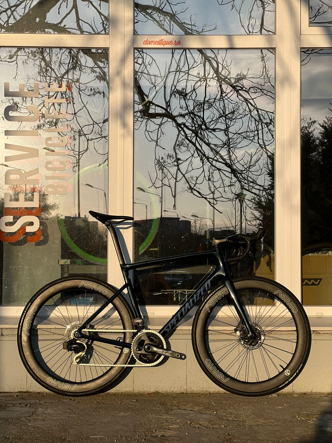3. Cursieră șosea Specialized Tarmac SL6 (Sram Force AXS, Zipp)
