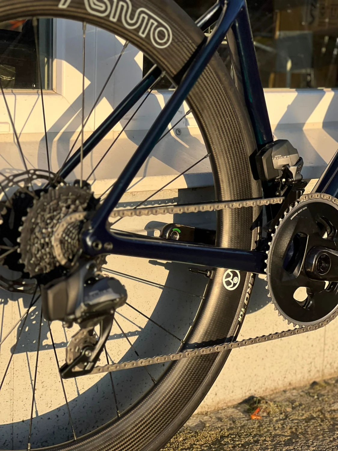 4. Cursieră șosea Specialized Tarmac SL6 (Sram Force AXS, Zipp)