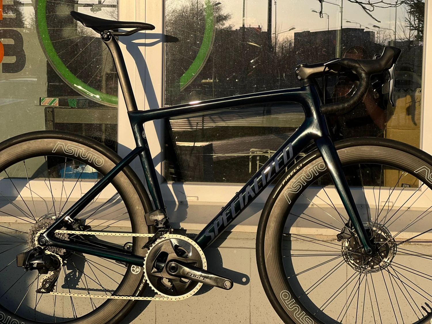 2. Cursieră șosea Specialized Tarmac SL6 (Sram Force AXS, Zipp)