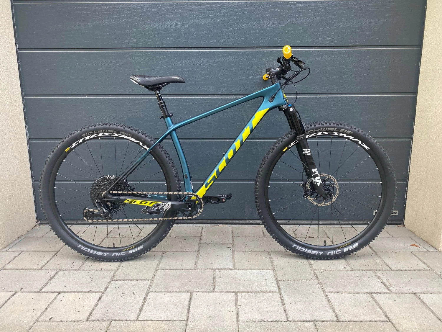 1. Bicicleta Scott Scale 940 din carbon (custom made)