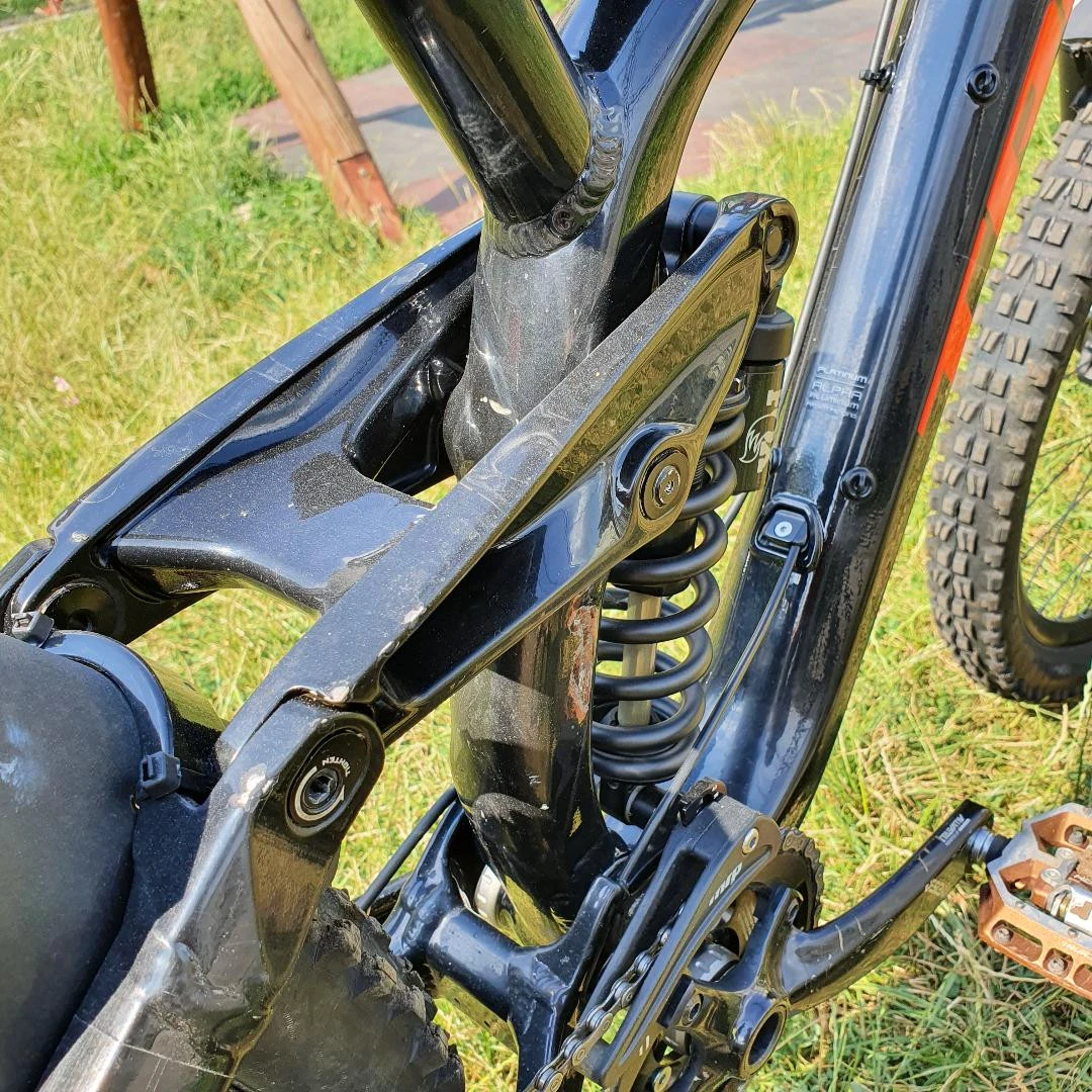 2. MTB Trek Session 88 DH 27.5, full suspension