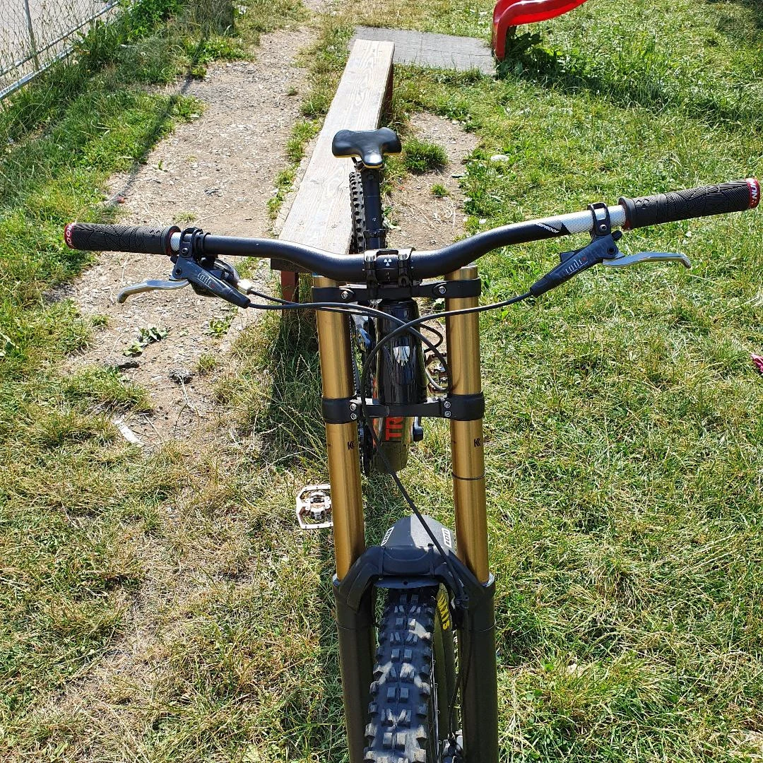 5. MTB Trek Session 88 DH 27.5, full suspension