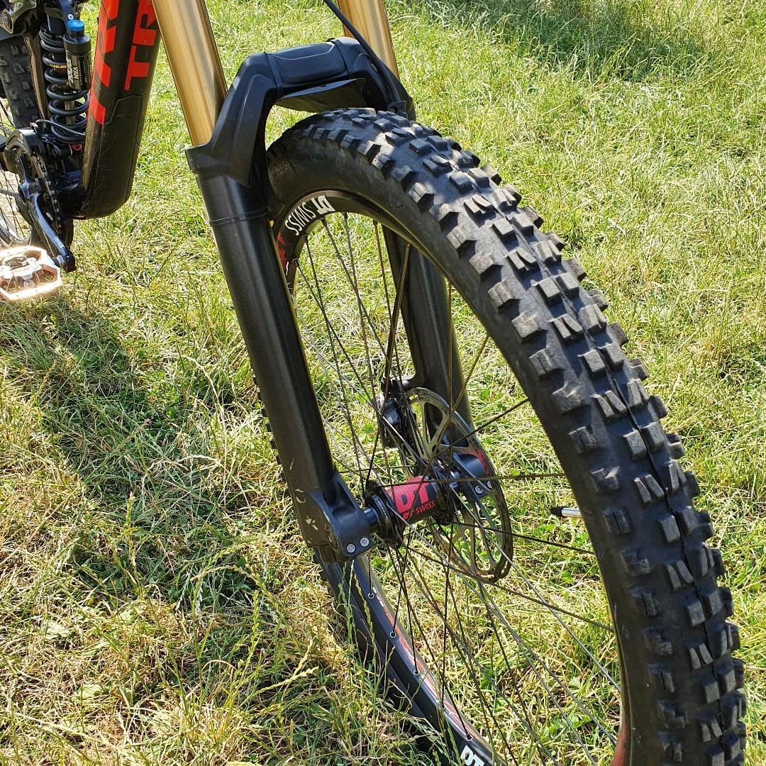 4. MTB Trek Session 88 DH 27.5, full suspension