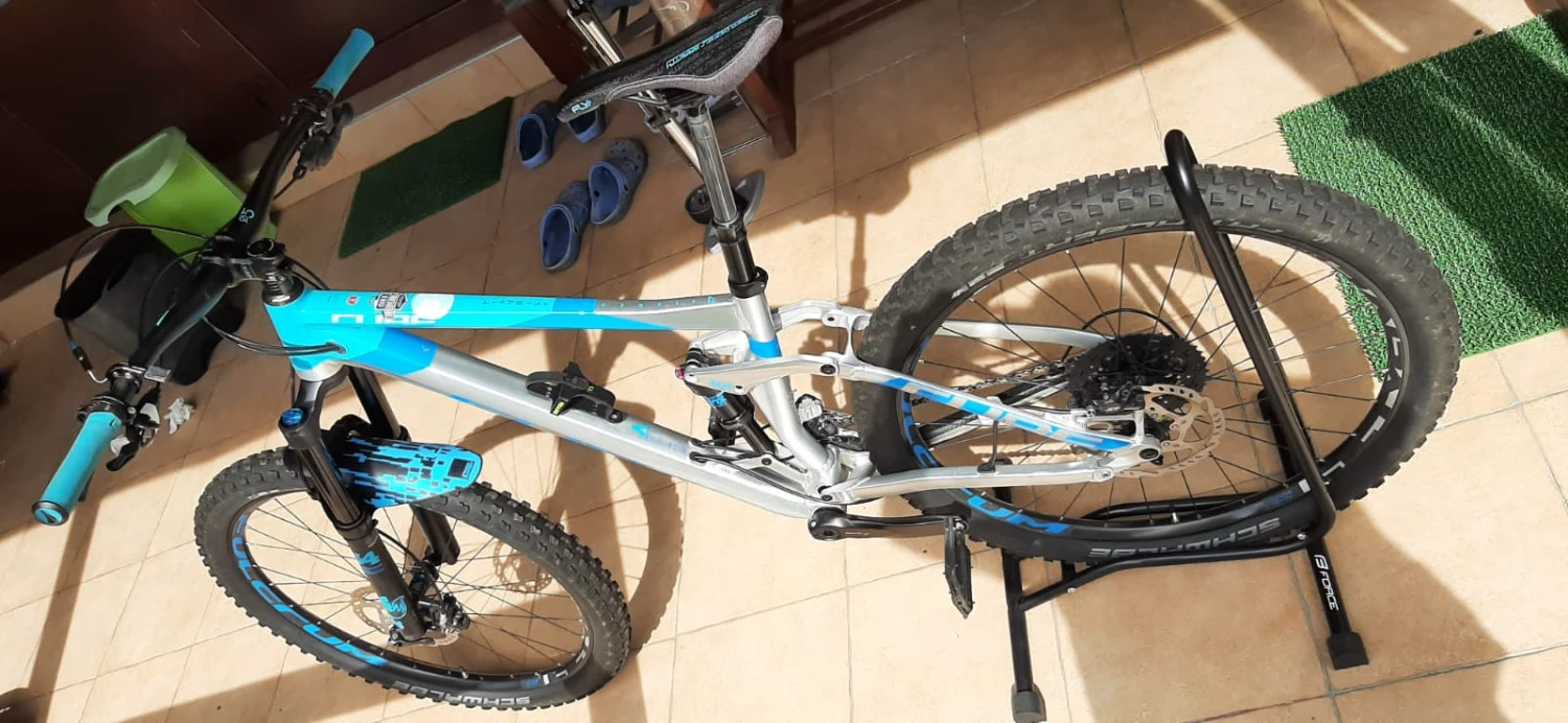1. MTB full suspension Cube Stereo 160 SL 27.5 metal 'n' blue